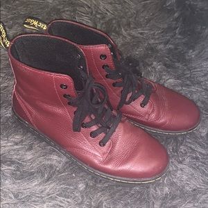 Dr. Martens- Leyton